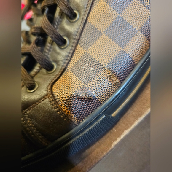 Louis Vuitton Men's US 9 Damier Graphite Punchy Sneaker - Picture 5 of 16